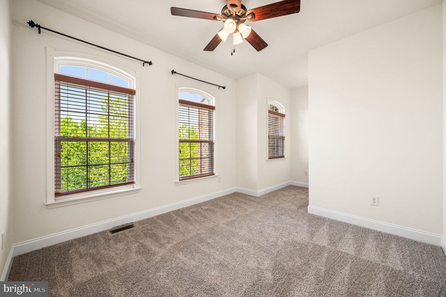 3158 Woods Edge Drive photo 32