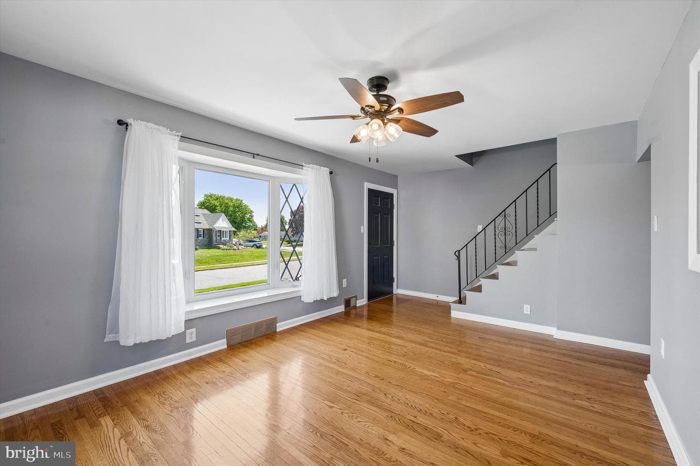 3709 Arlington Avenue photo 2