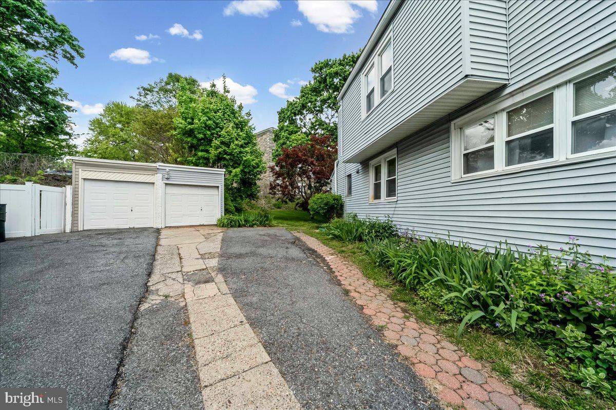 4001 Vernon Road photo 3