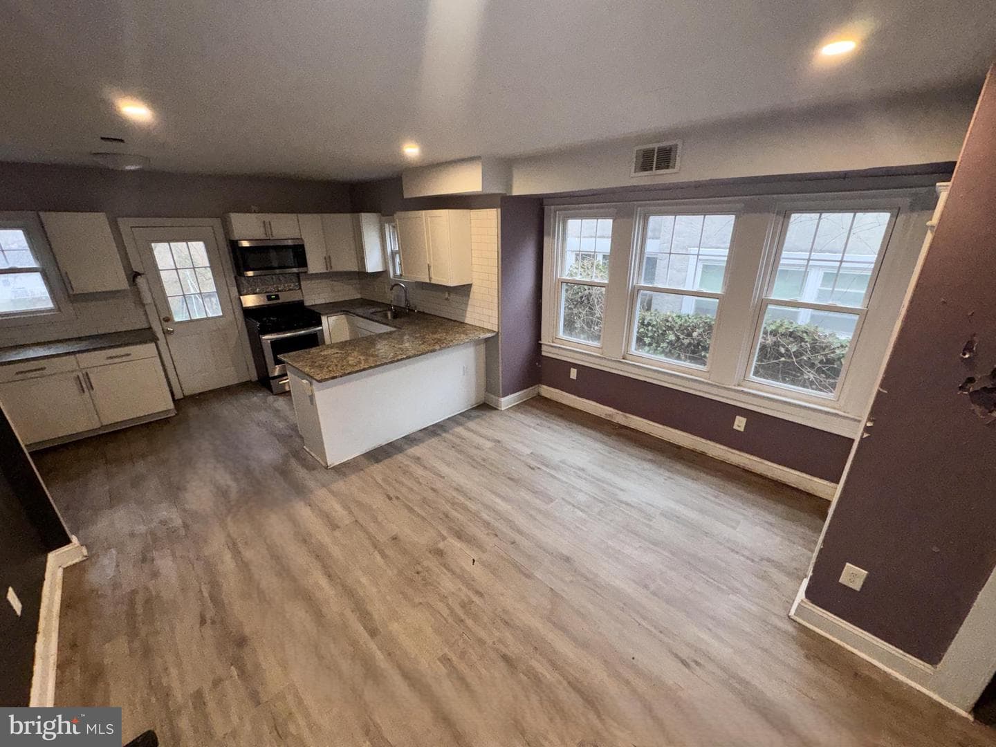 215 Seminole Avenue photo 10