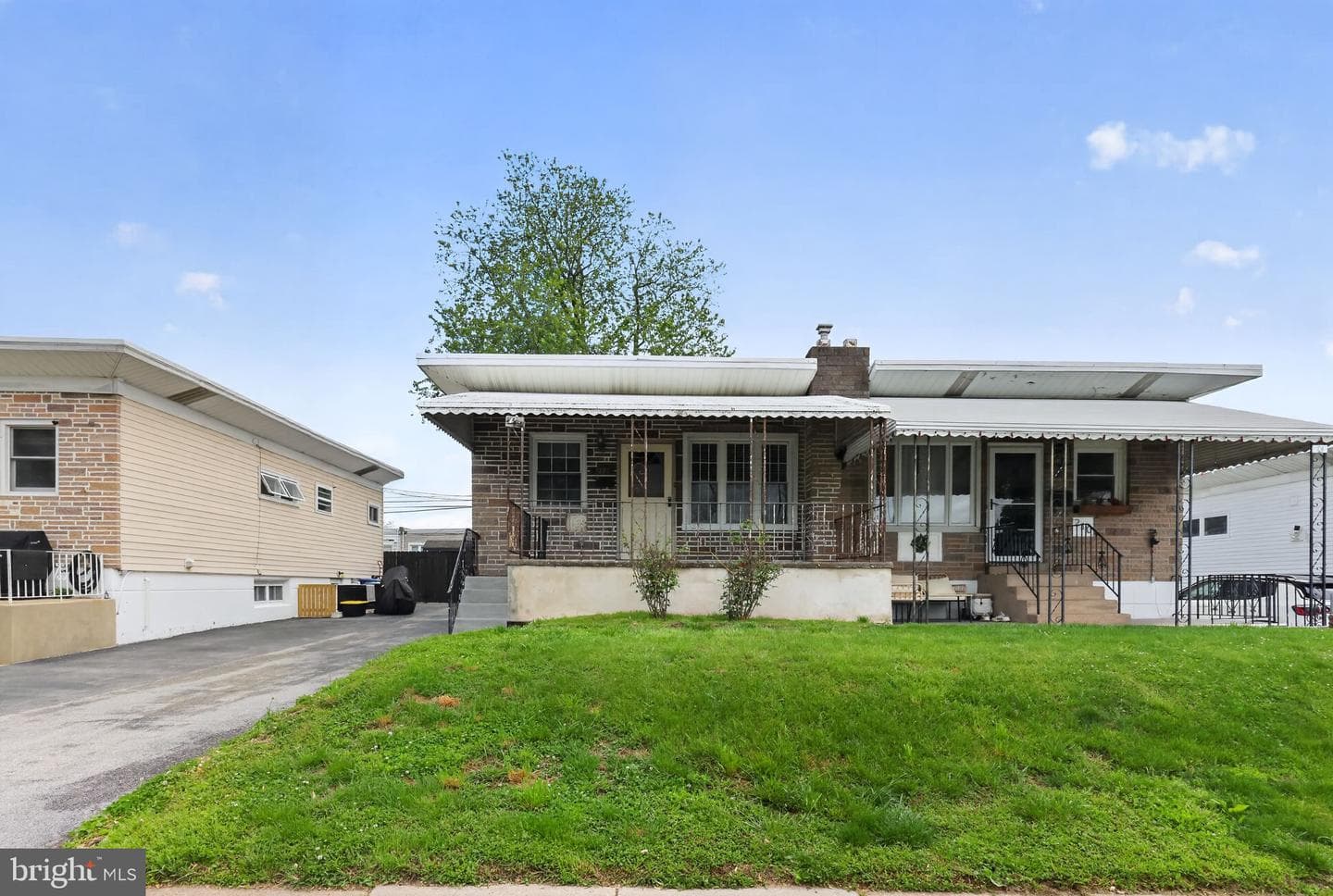 208 Hoffman Road