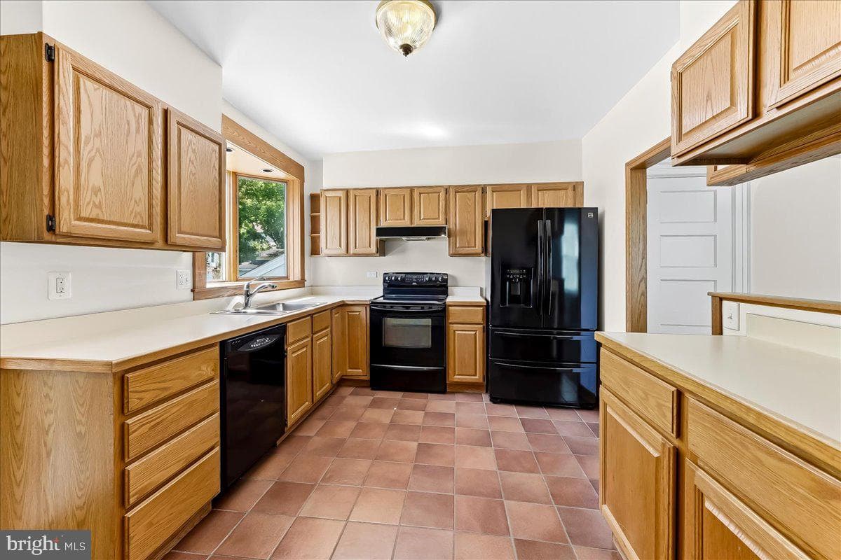 3202 Marshall Road photo 10
