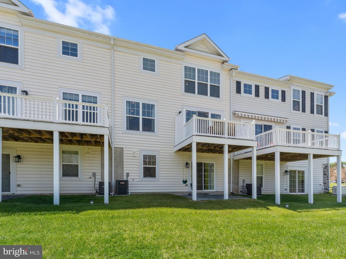 76 Hunters Lane photo 40