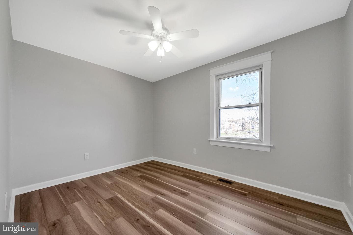219 N Wycombe Avenue photo 34