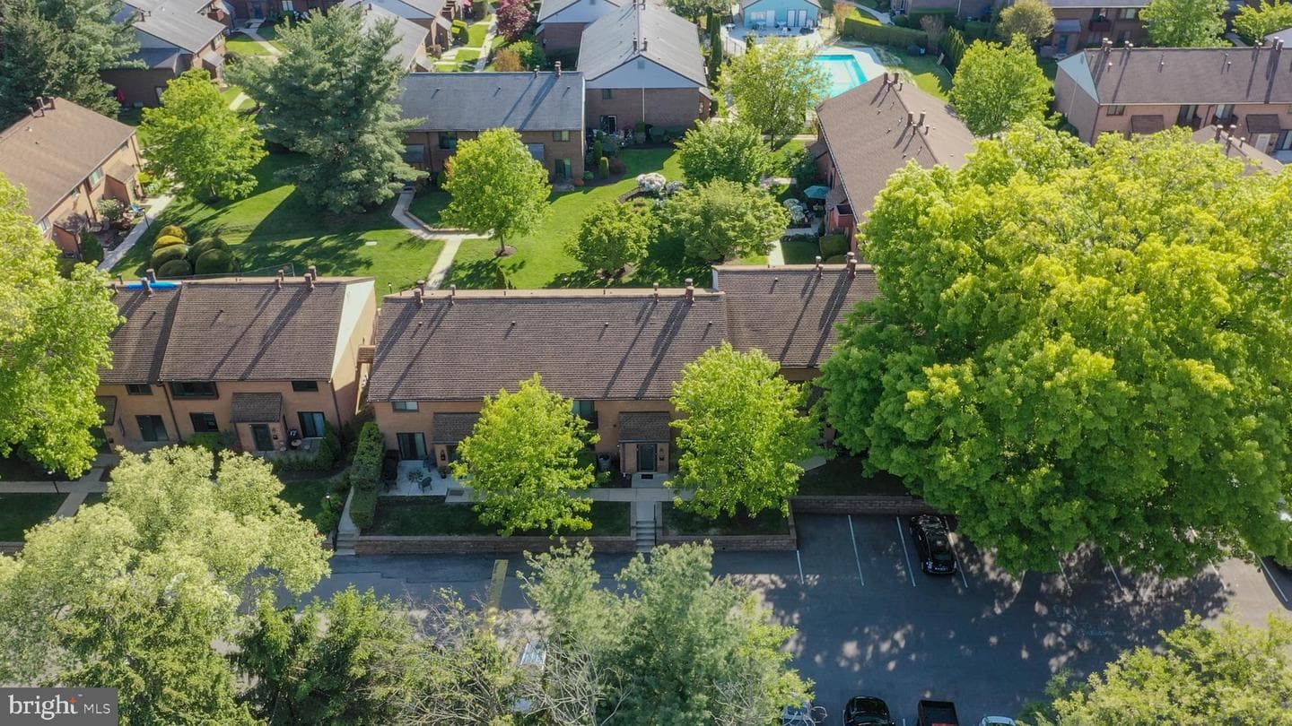 700 Ardmore Avenue #510 photo 28