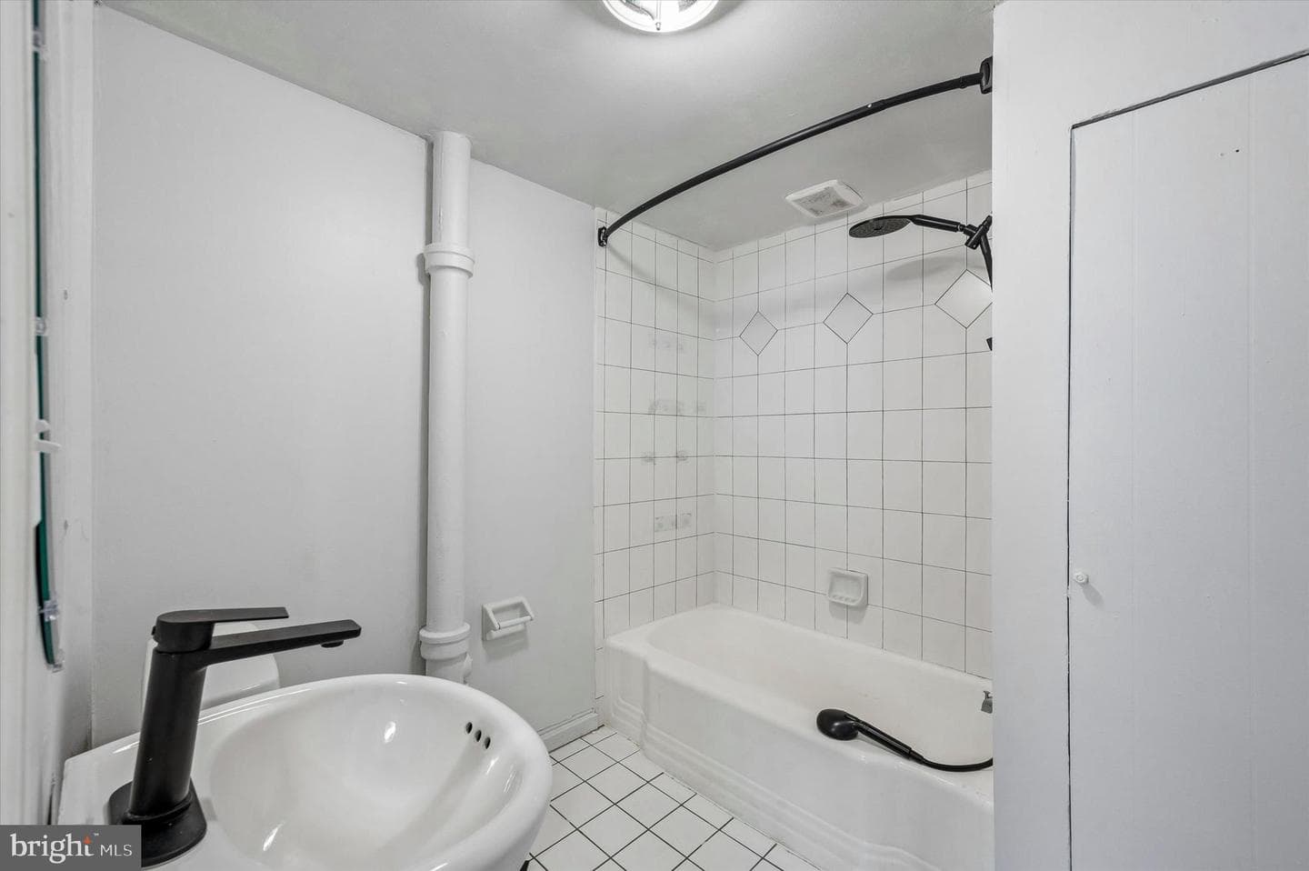 10 Upland Avenue photo 13