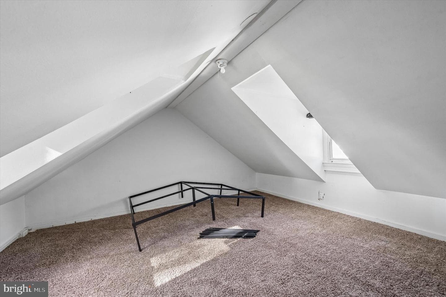 10 Upland Avenue photo 15