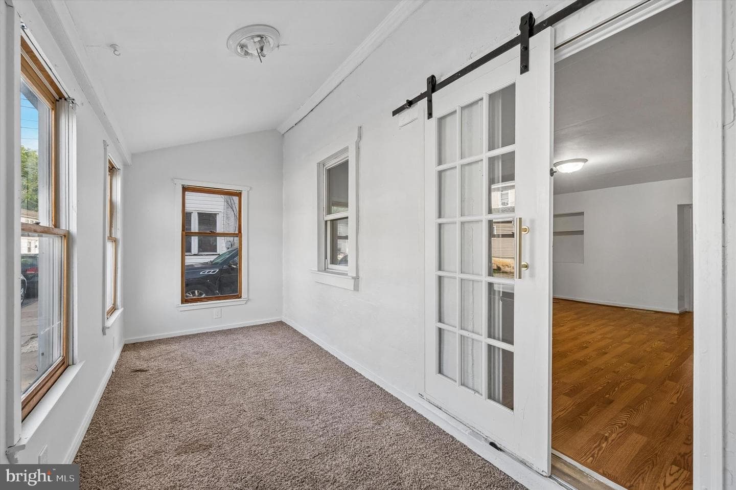 10 Upland Avenue photo 3