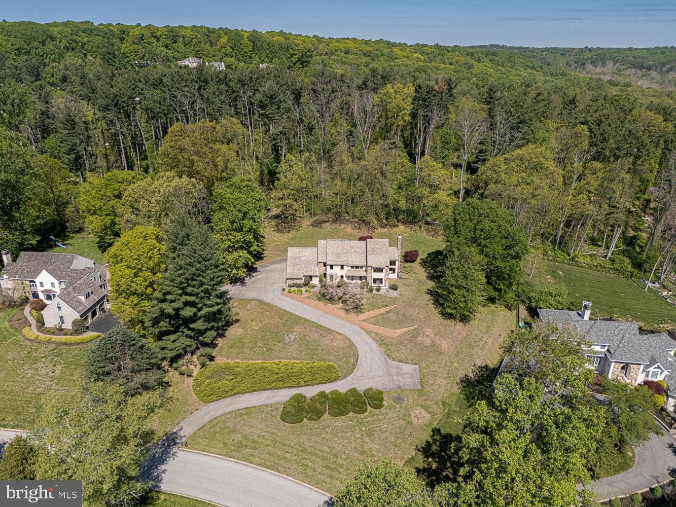 635 N Heilbron Drive photo 40