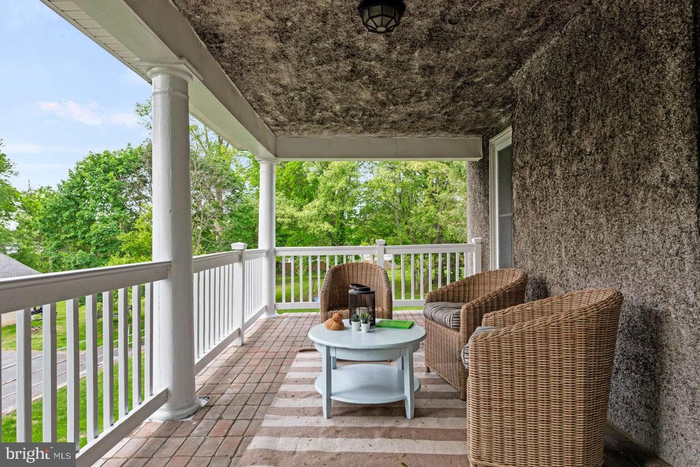 610 Saxer Avenue photo 8
