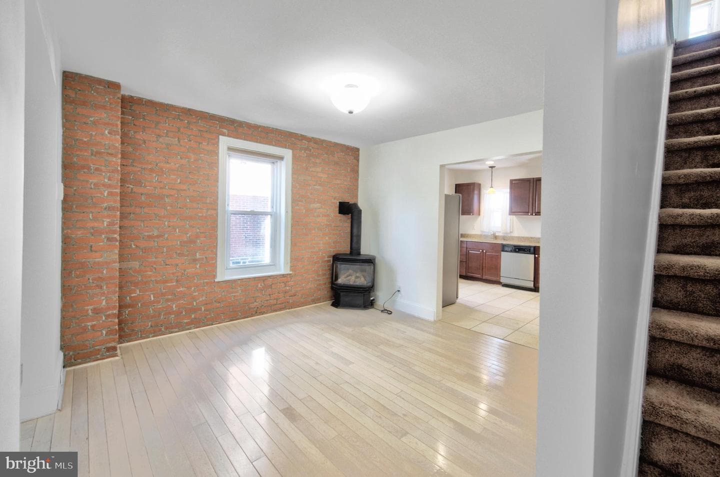 827 Aubrey Ave photo 6