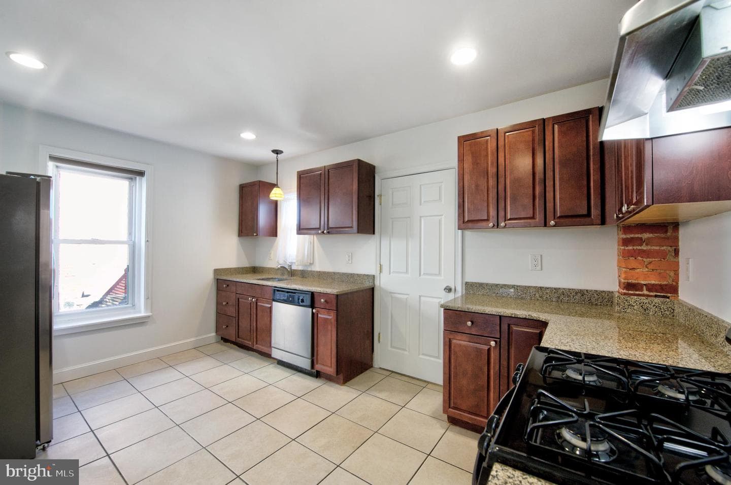 827 Aubrey Ave photo 8