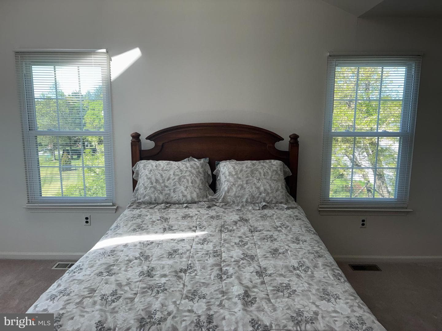 566 Applewood Court photo 13