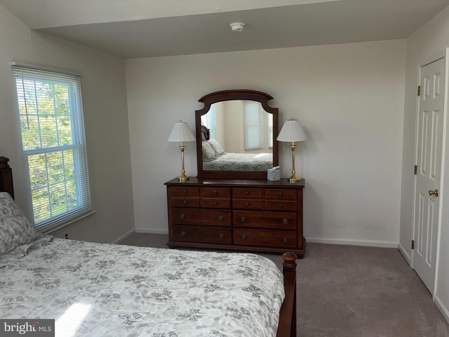 566 Applewood Court photo 14