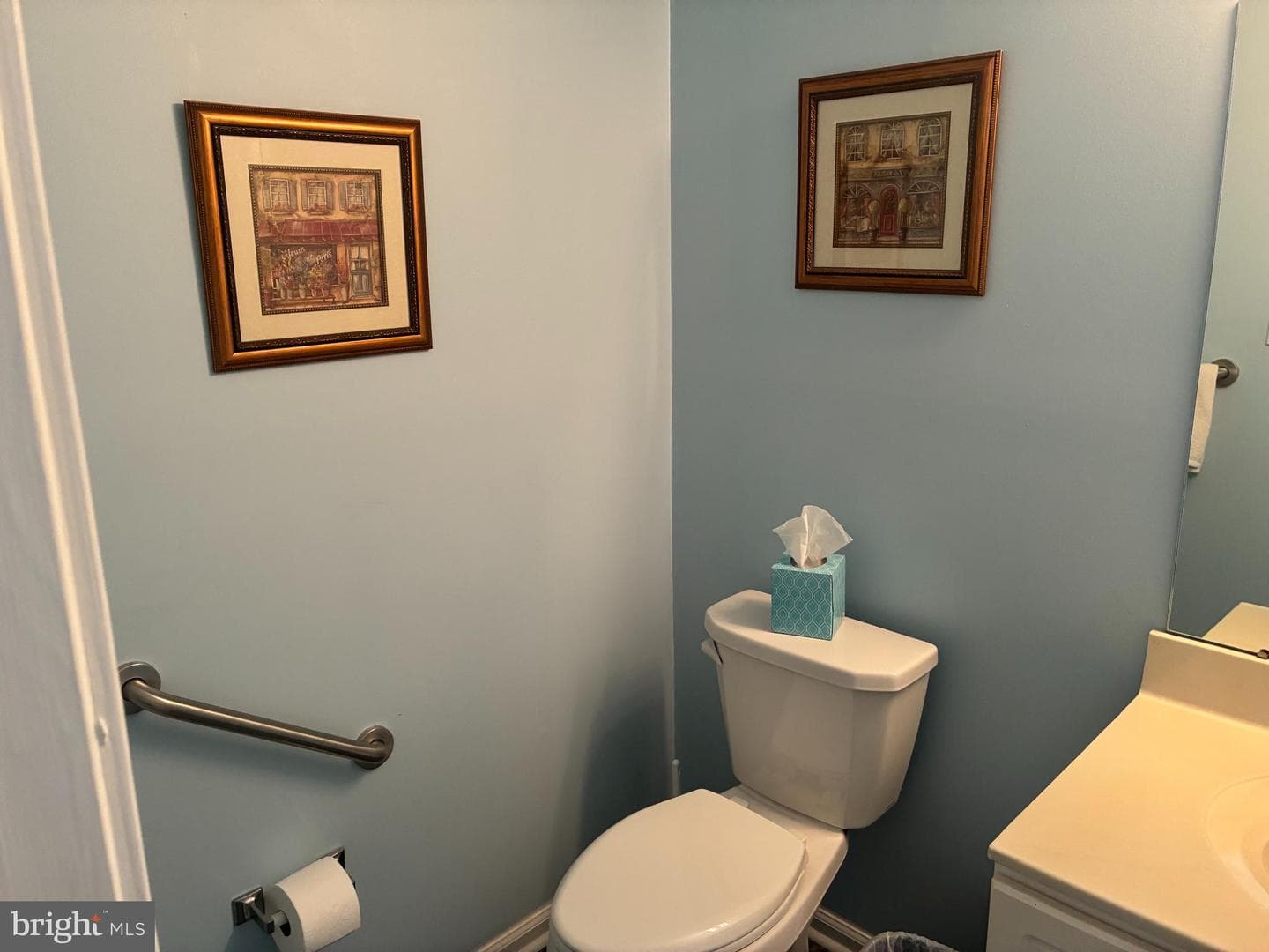 566 Applewood Court photo 8