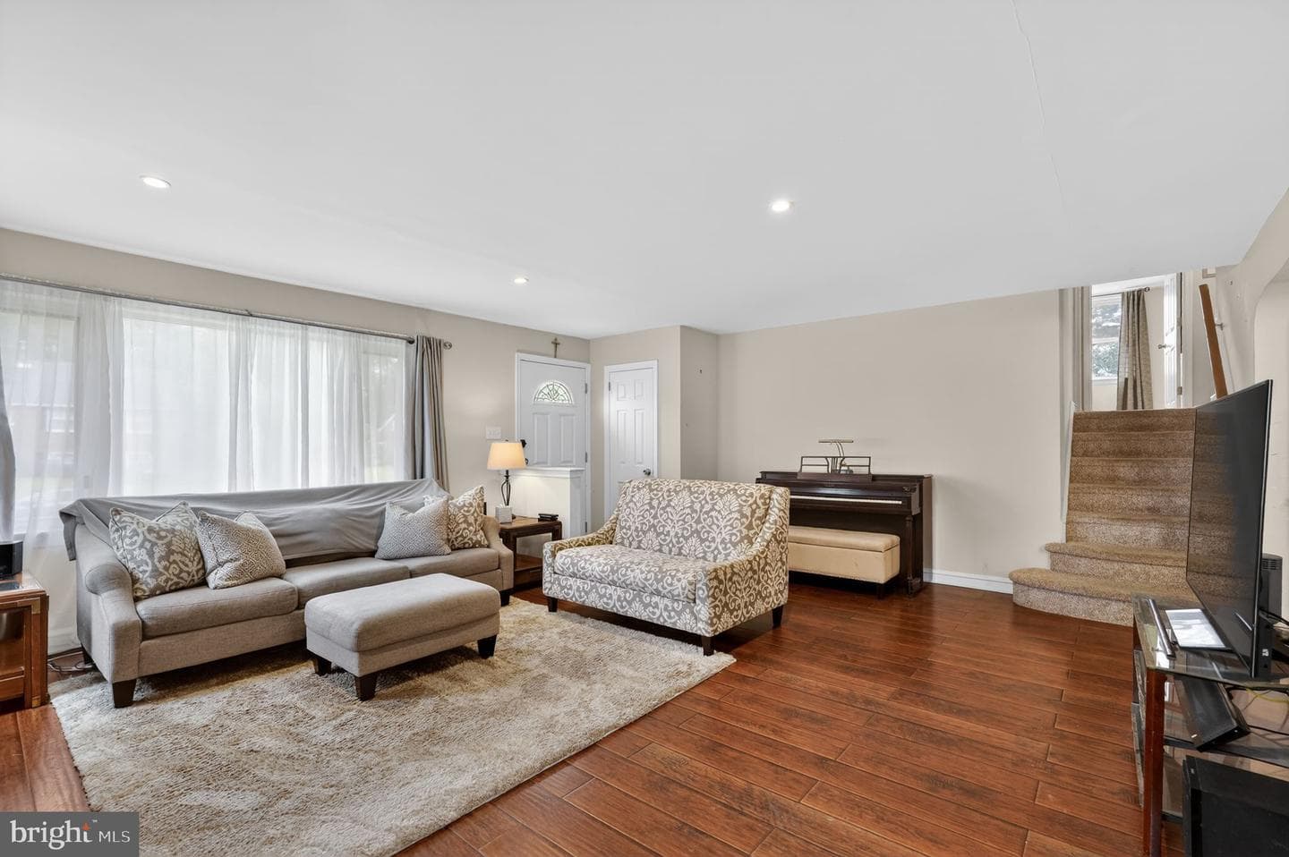 226 Canterbury Drive photo 7