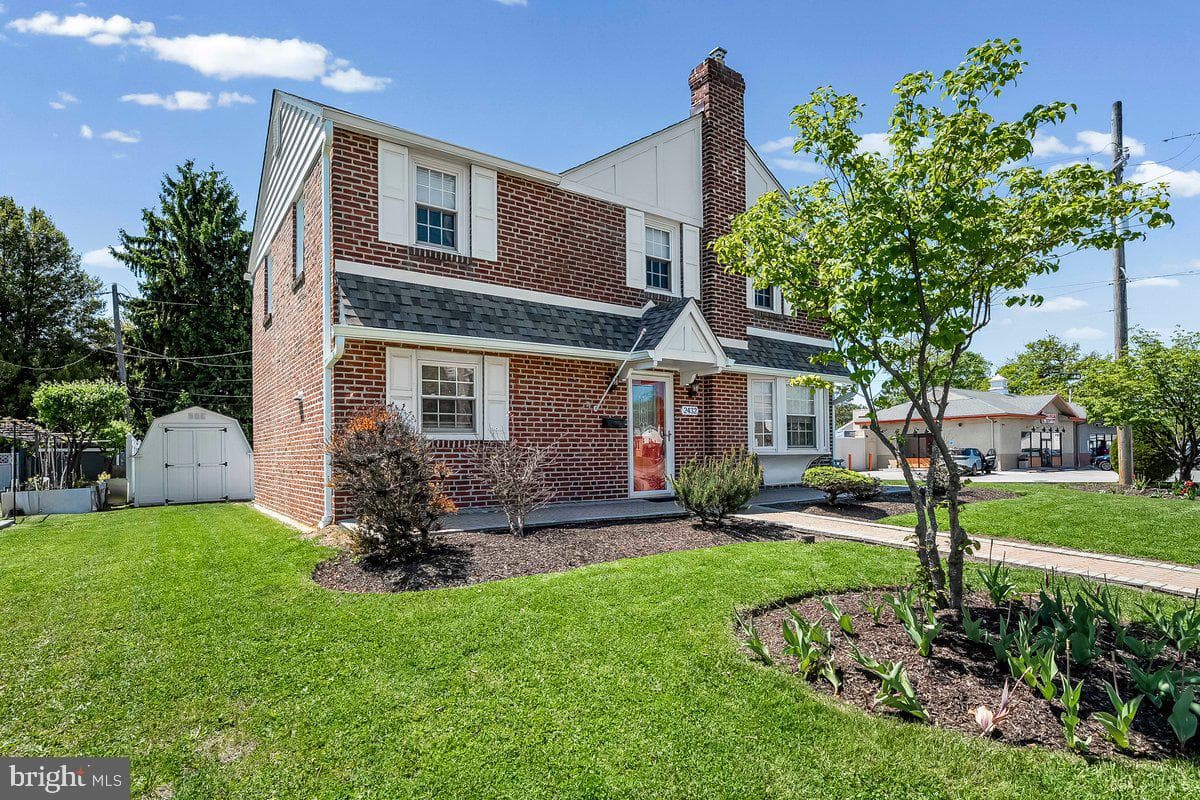 2432 W Chester Pike photo 3