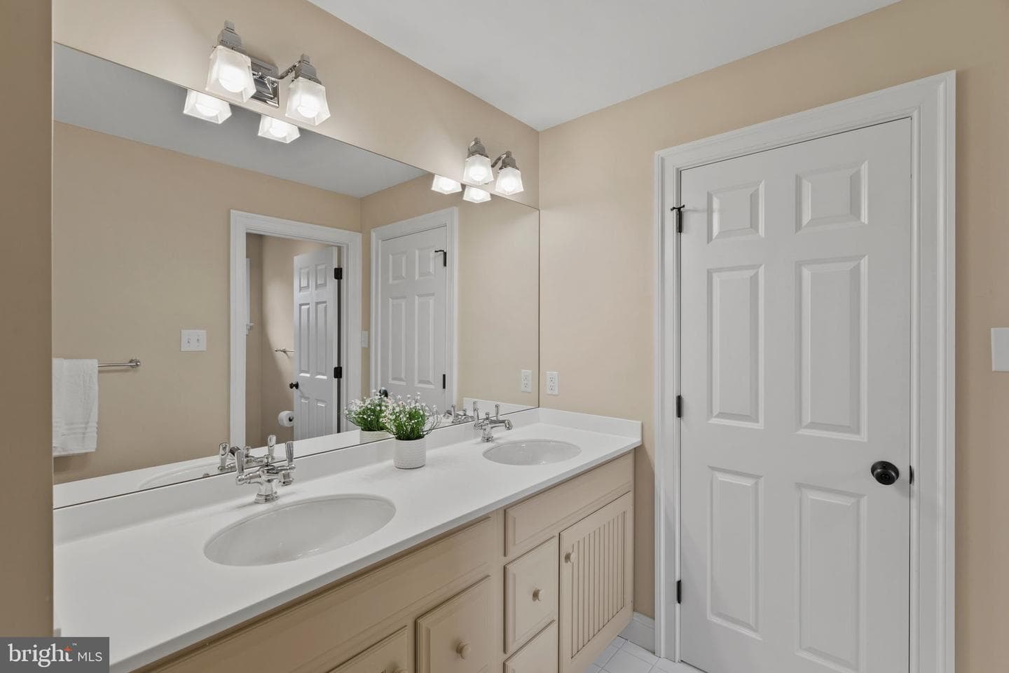 100 Water Mill Lane photo 107