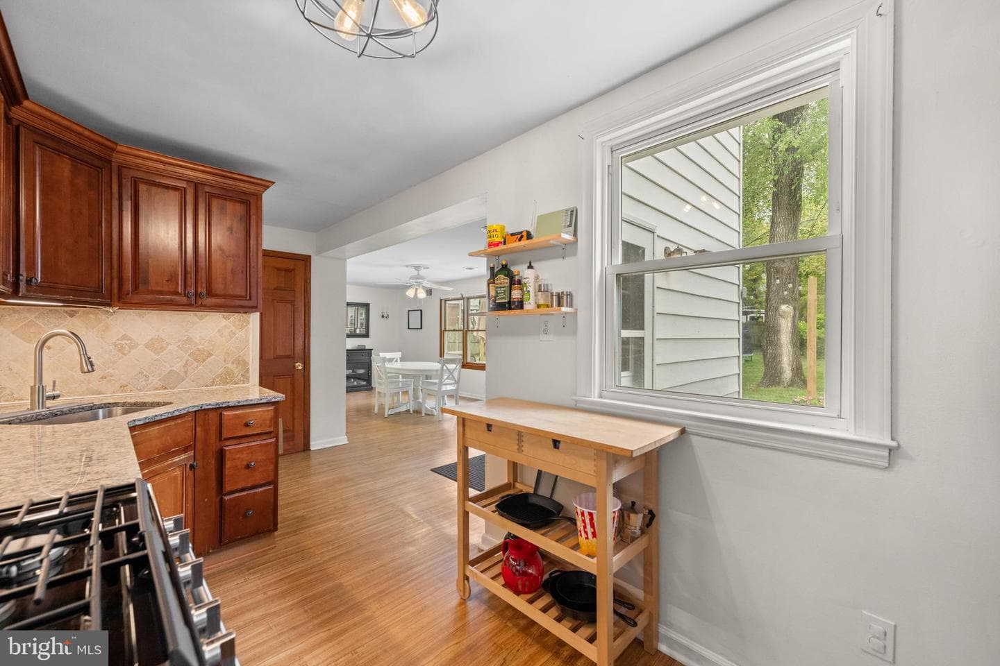 548 Claremont Road photo 13