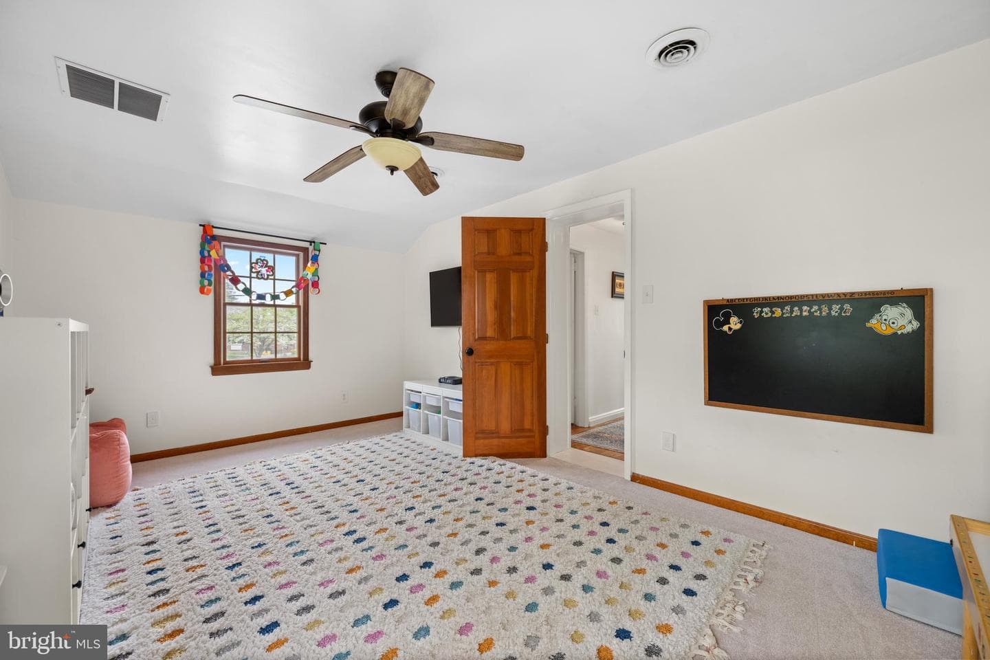 548 Claremont Road photo 24