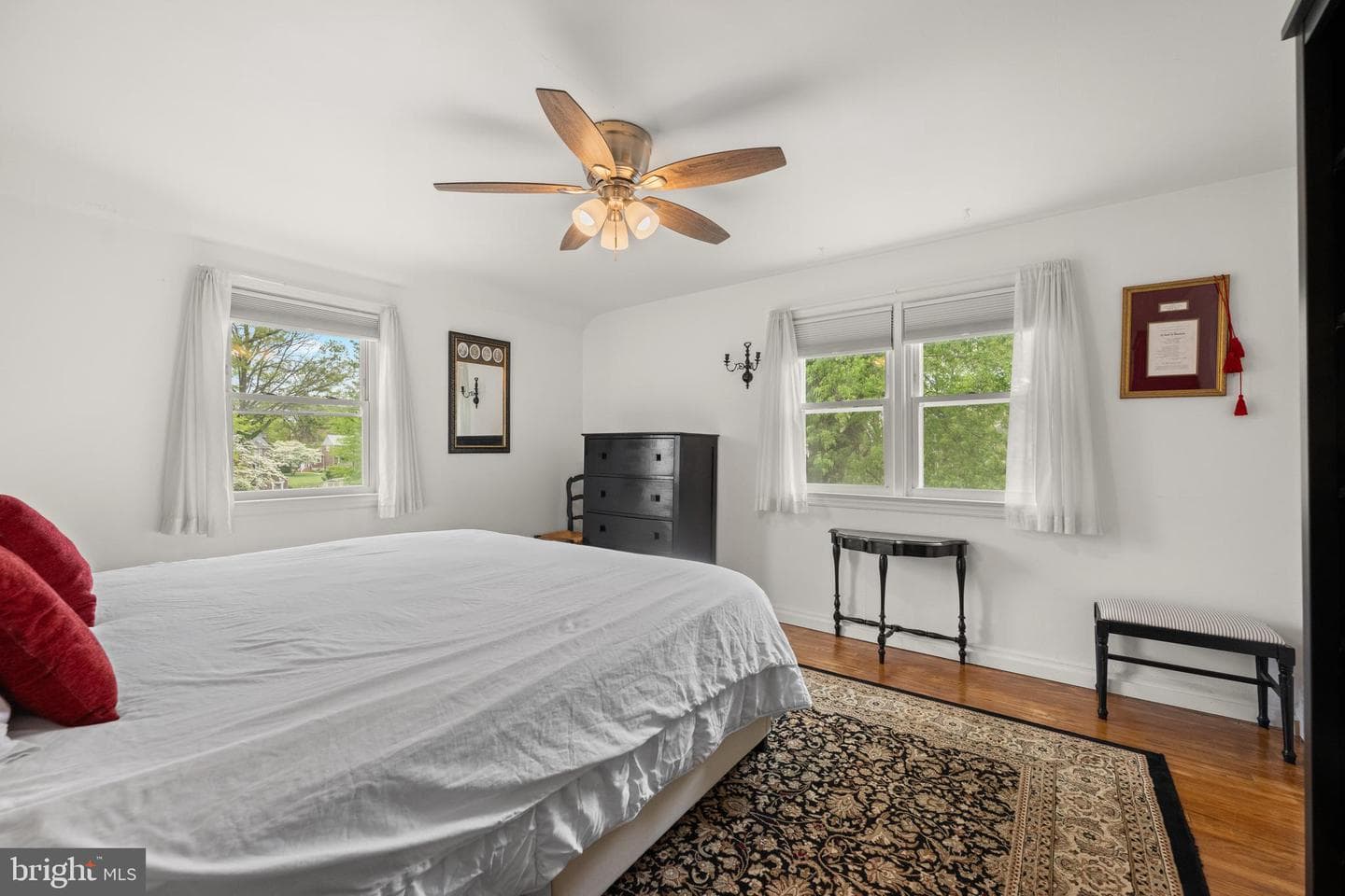 548 Claremont Road photo 27