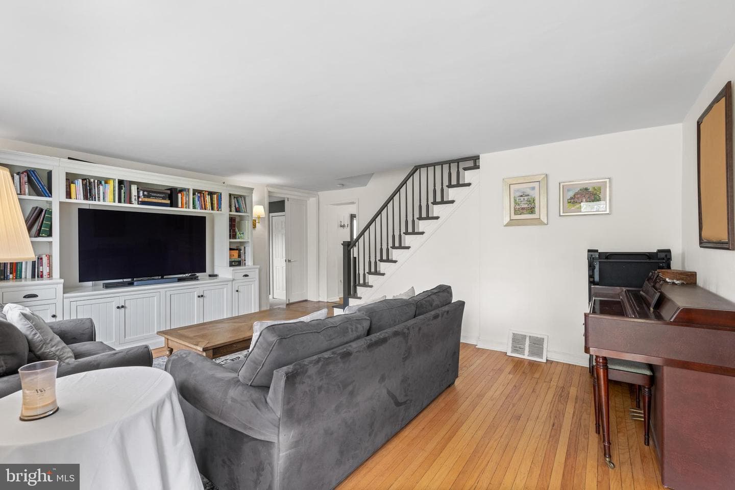 548 Claremont Road photo 4
