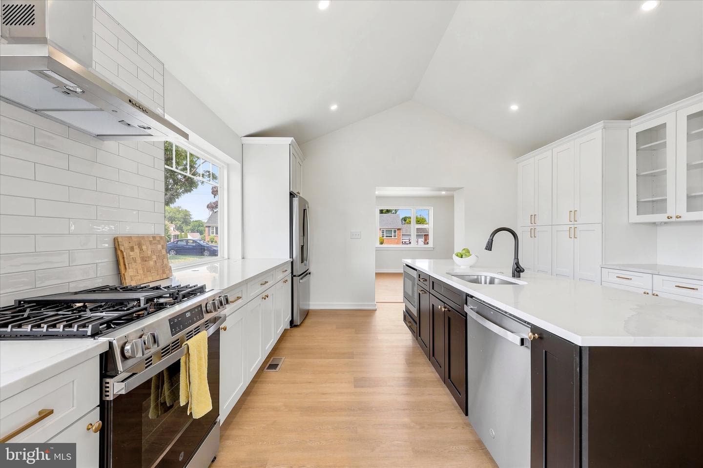 8 James Road photo 13
