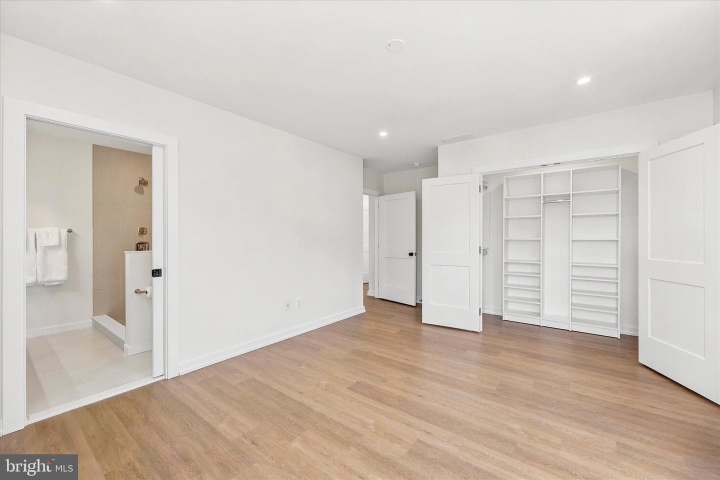 8 James Road photo 25