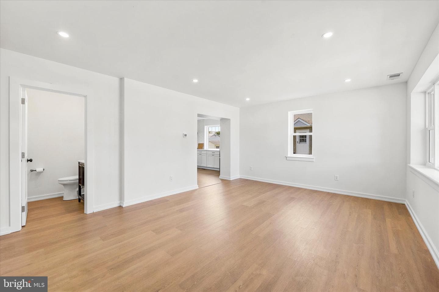 8 James Road photo 5