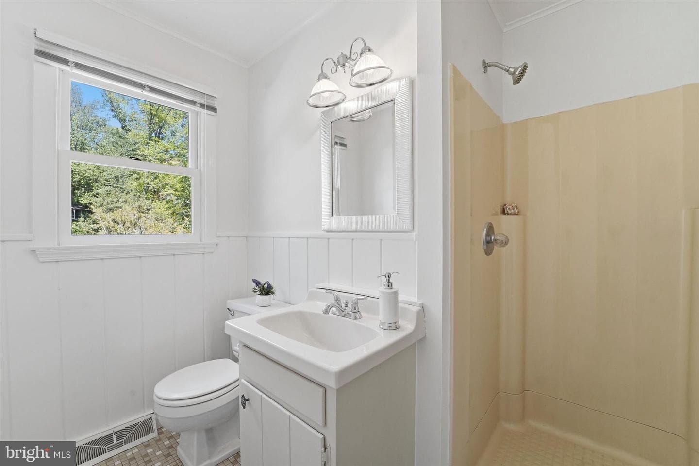 2 Woodbriar Drive photo 28