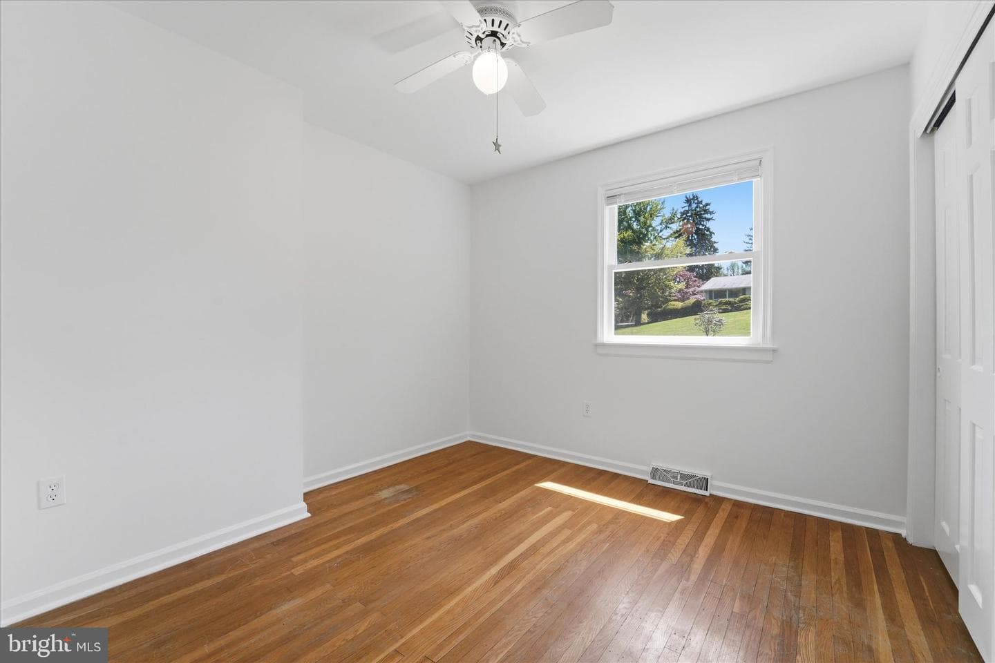 2 Woodbriar Drive photo 35