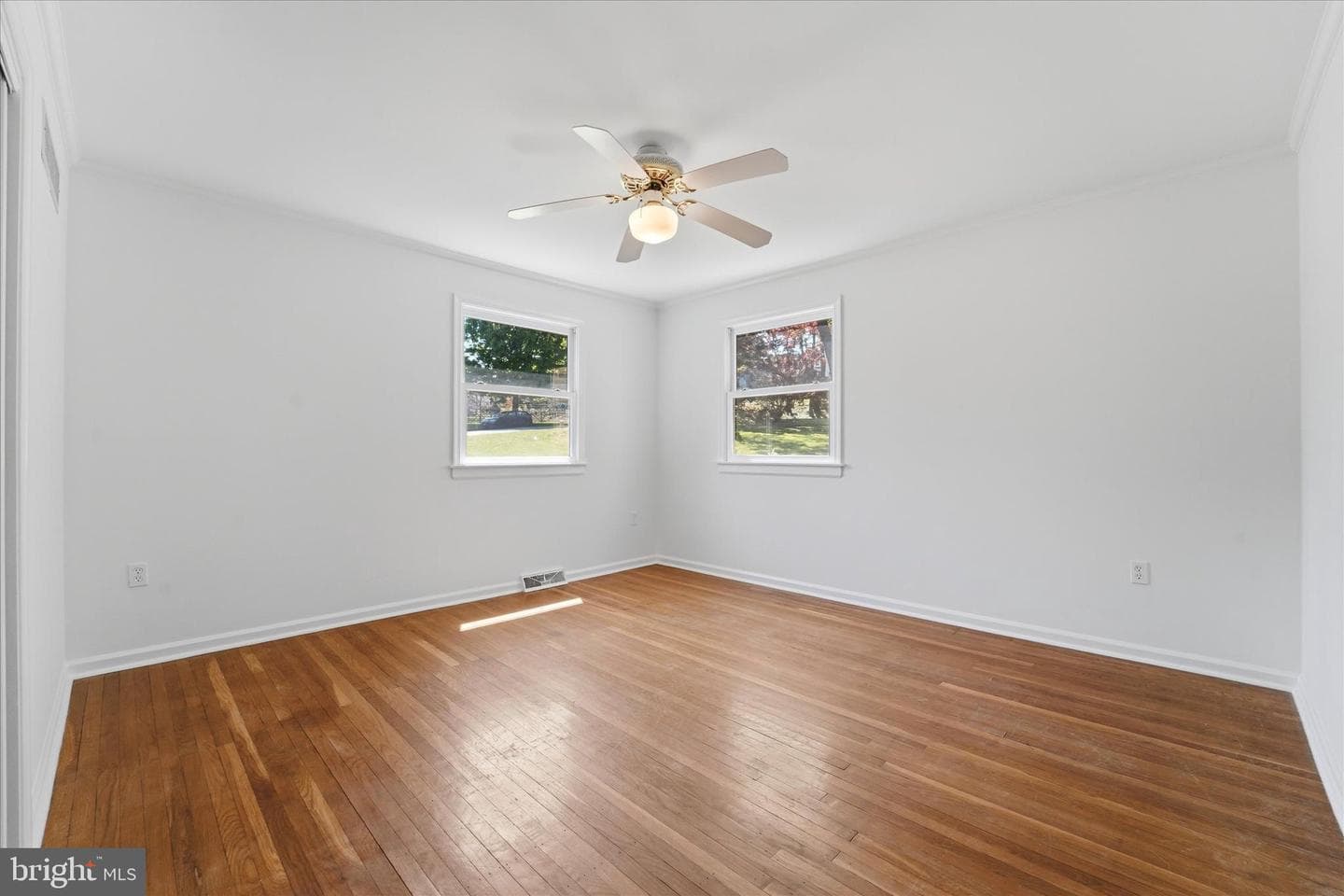 2 Woodbriar Drive photo 38