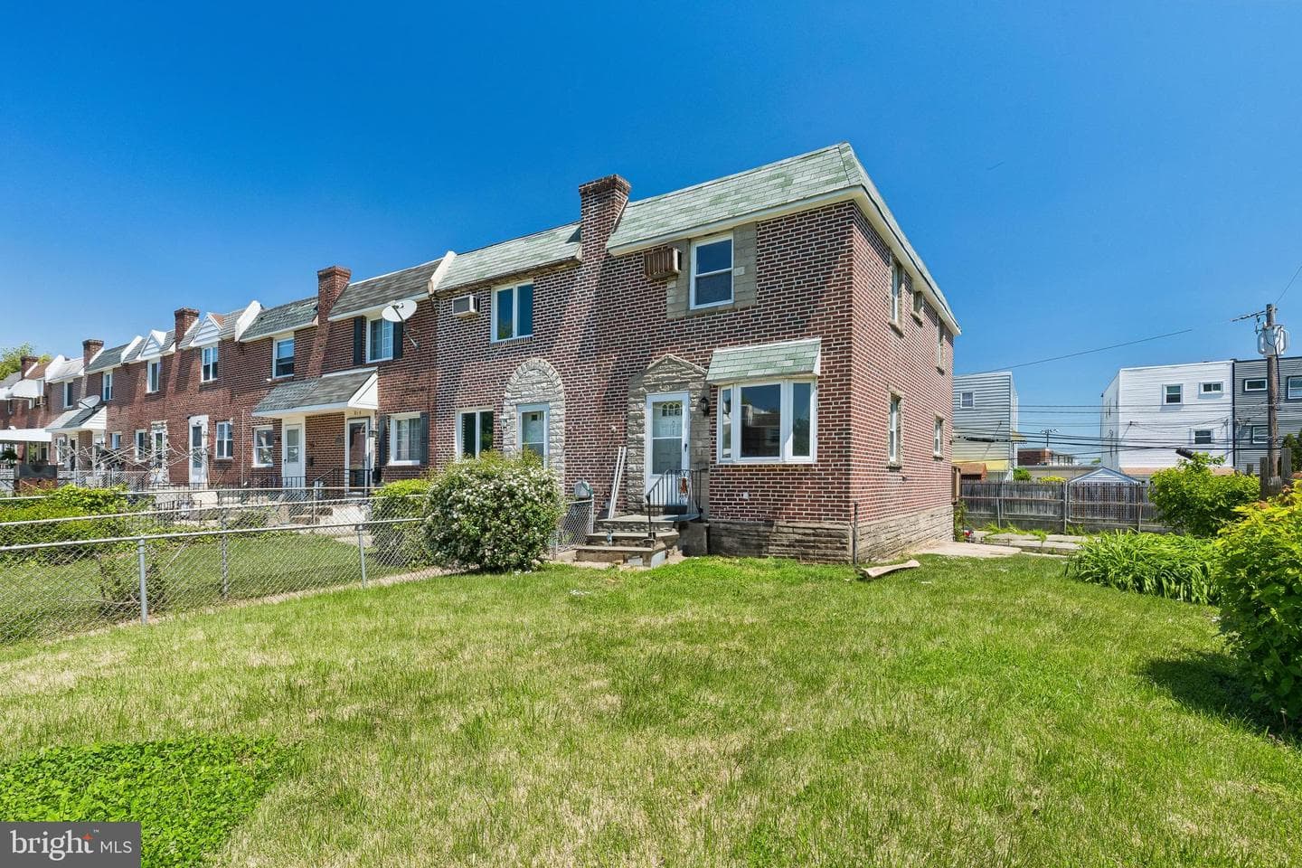 819 Grant Rd