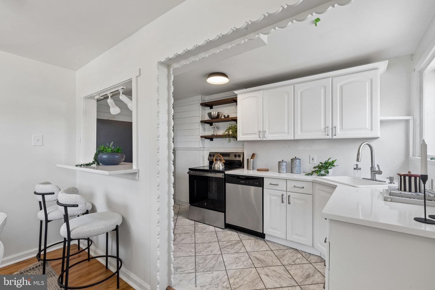 819 Grant Road photo 11