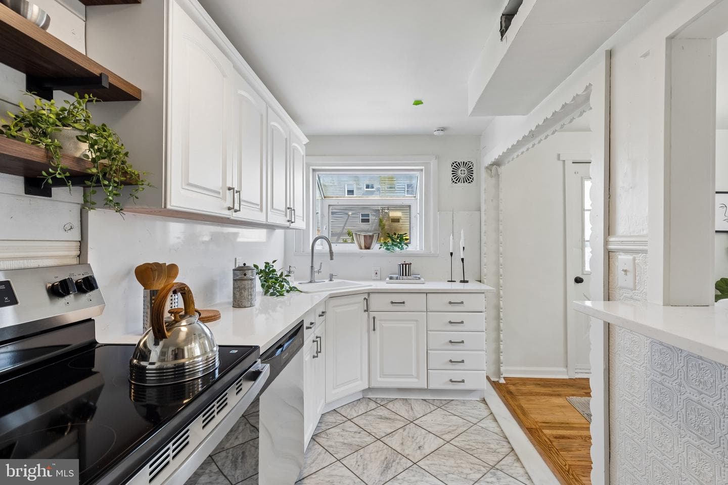 819 Grant Road photo 13