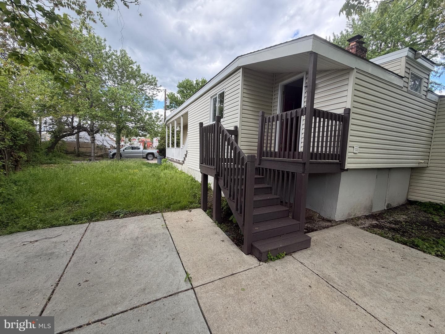 1412 Gibbons Street photo 9