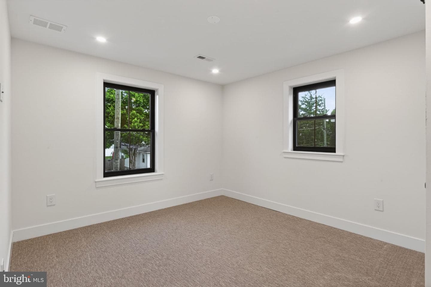 25 Oak Lane photo 19