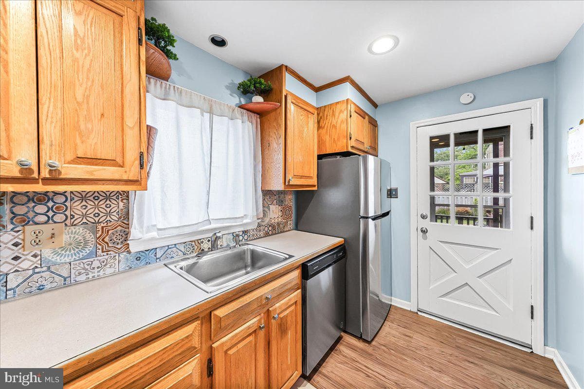 408 Carlisle Avenue photo 7