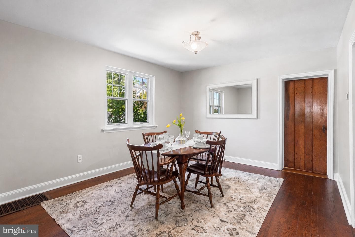 217 E Thomson Avenue photo 9