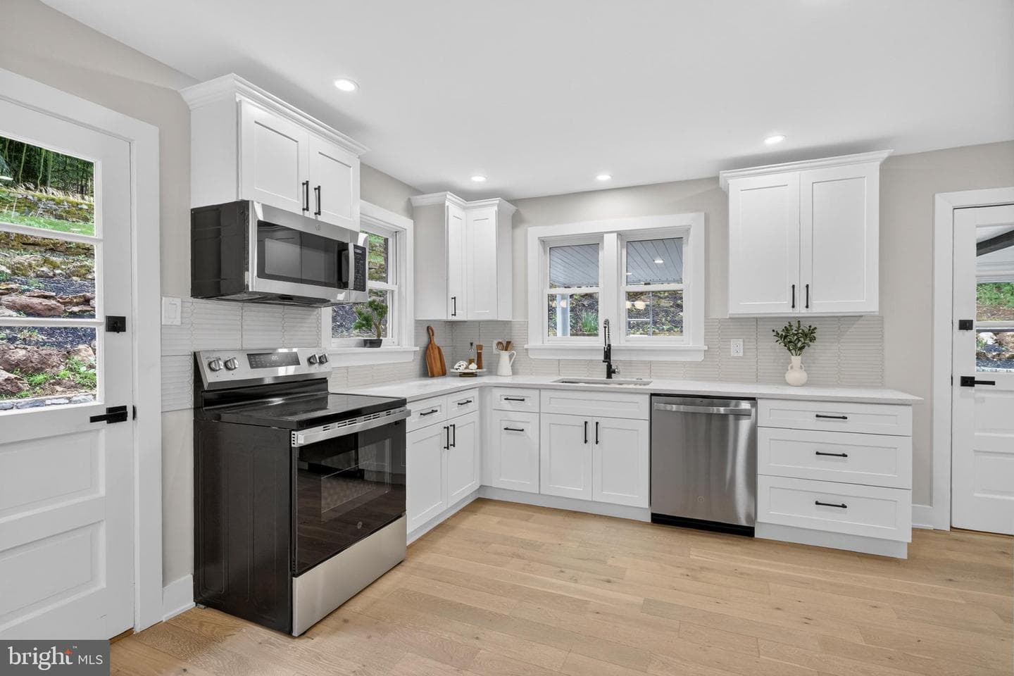 135 Bryn Mawr Avenue photo 6