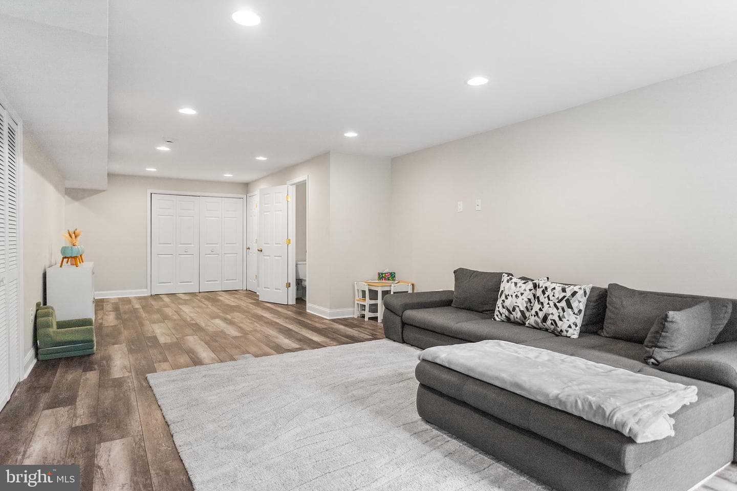12 Hoag Lane photo 26