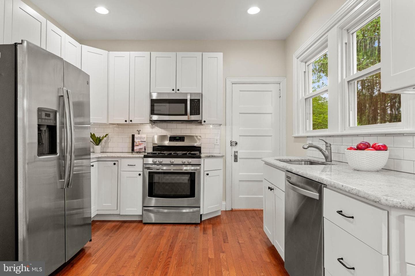 1227 Manor Road photo 15
