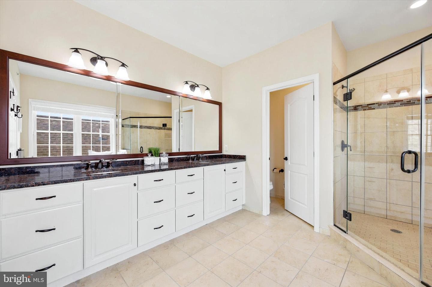 3702 Liseter Gardens photo 24