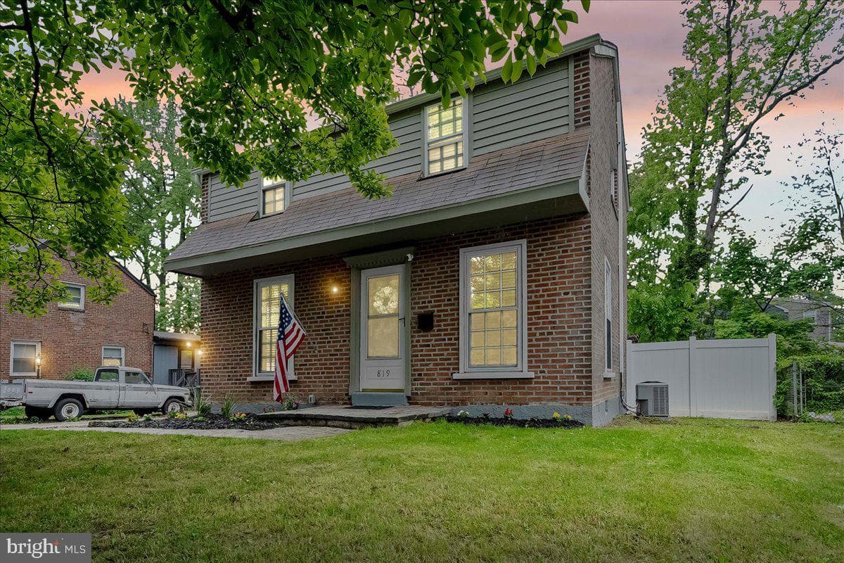 819 South Avenue photo 29