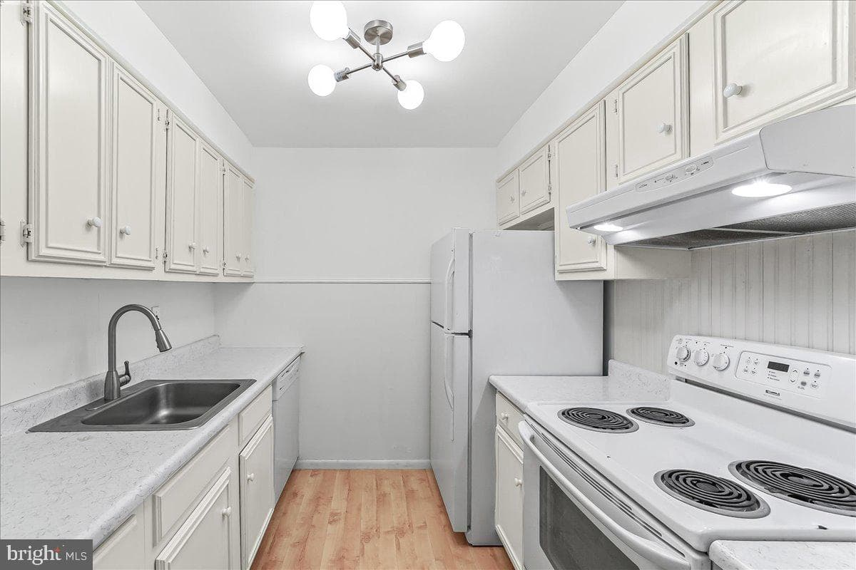 510 N Lemon Street #c-11 photo 6