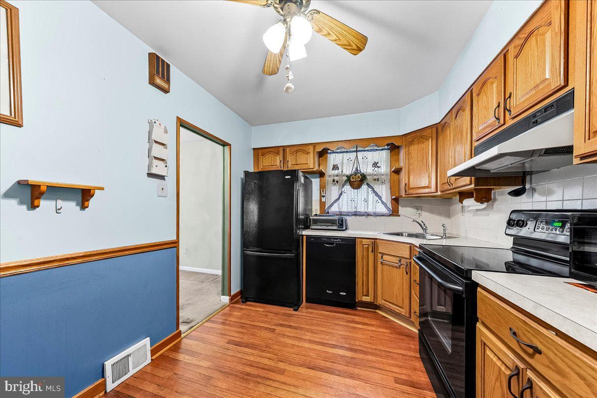 327 Ashland Avenue photo 11