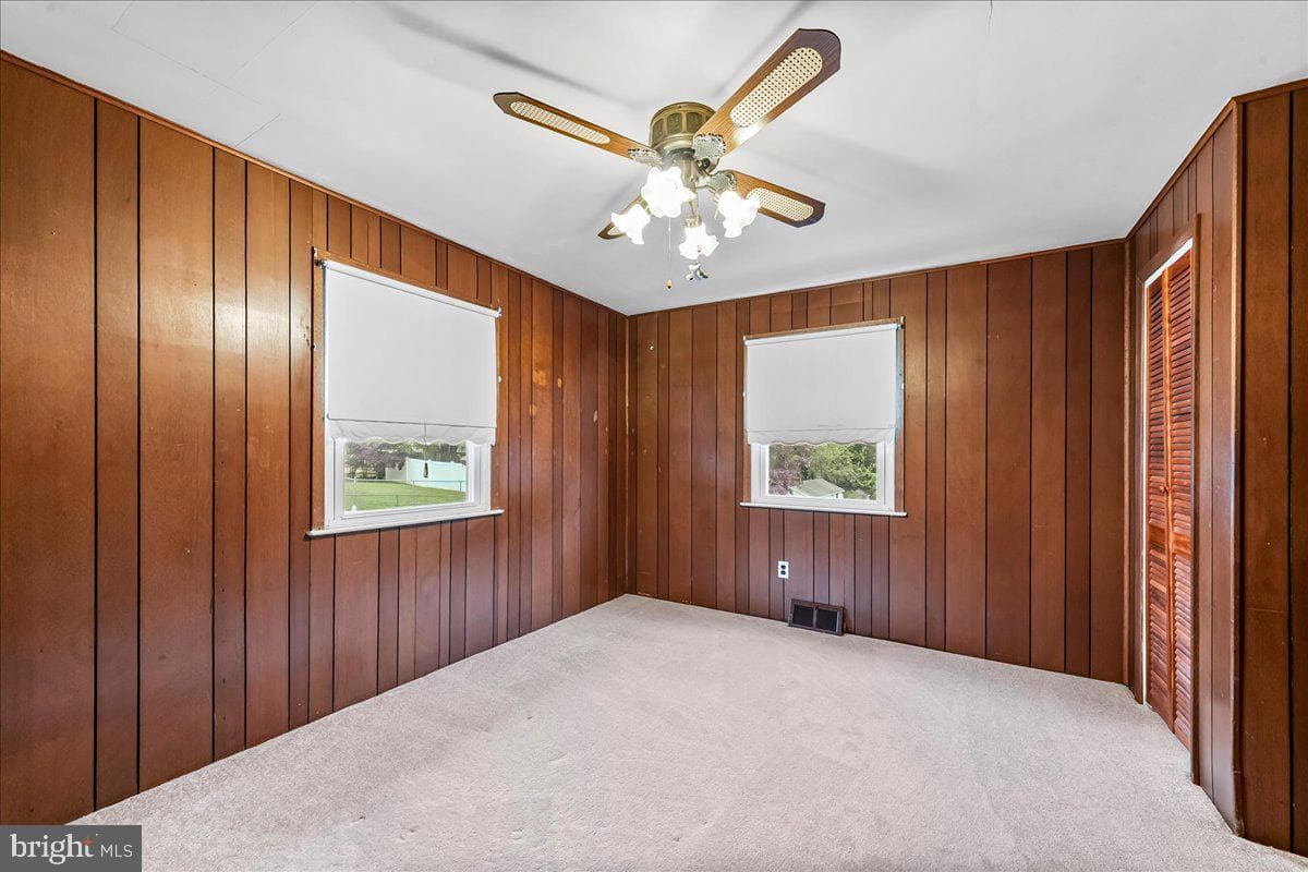 327 Ashland Avenue photo 18