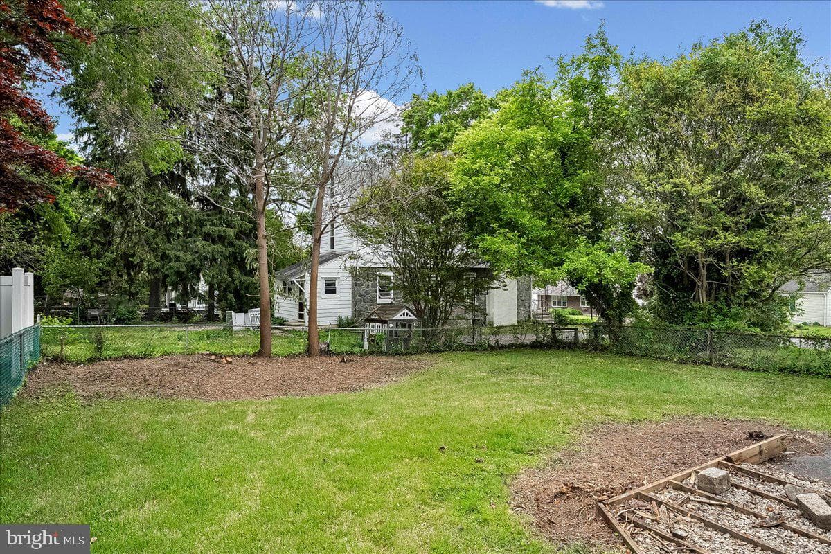 327 Ashland Avenue photo 27