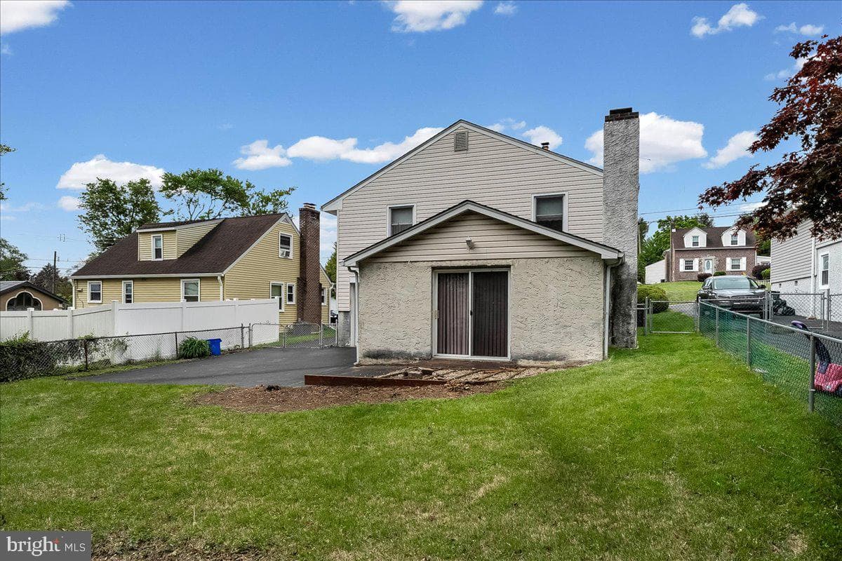 327 Ashland Avenue photo 28