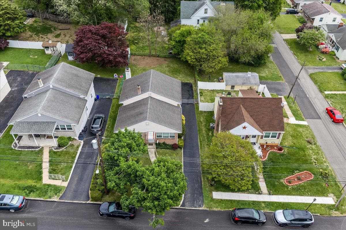 327 Ashland Avenue photo 31